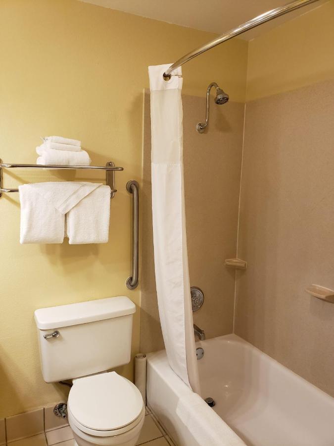 Quality Inn & Suites Vancouver - Hazel Dell Экстерьер фото