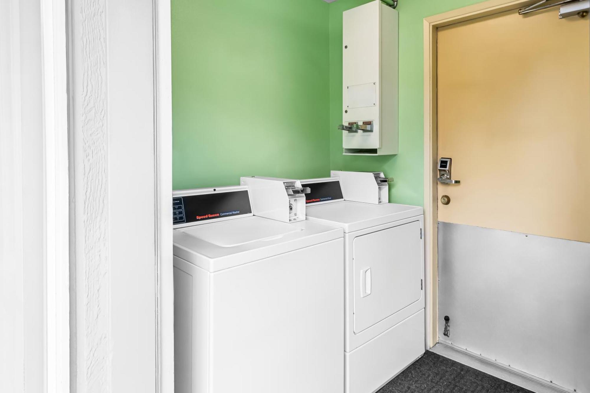 Quality Inn & Suites Vancouver - Hazel Dell Экстерьер фото