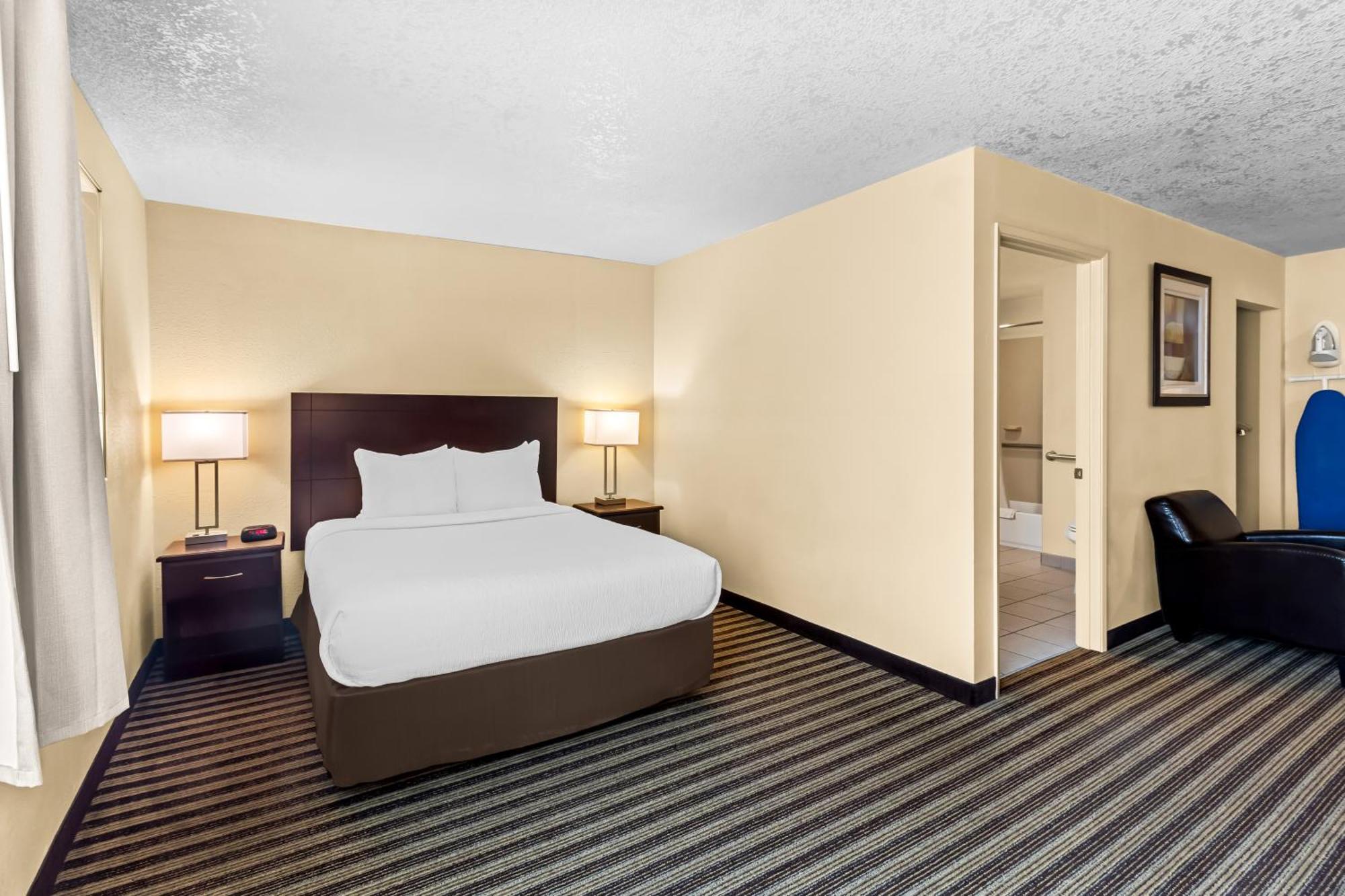 Quality Inn & Suites Vancouver - Hazel Dell Экстерьер фото