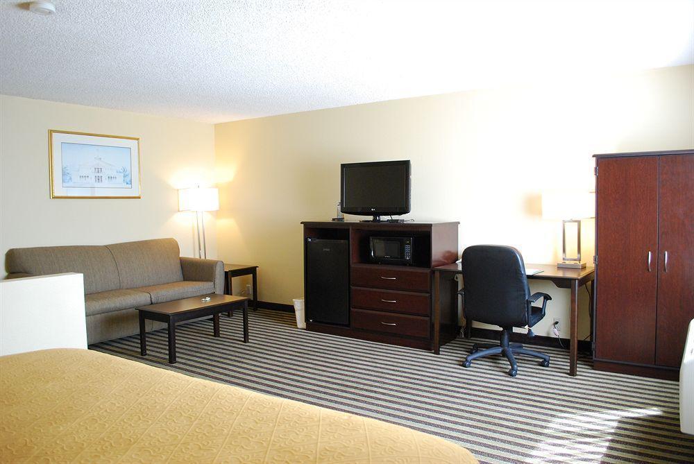 Quality Inn & Suites Vancouver - Hazel Dell Экстерьер фото