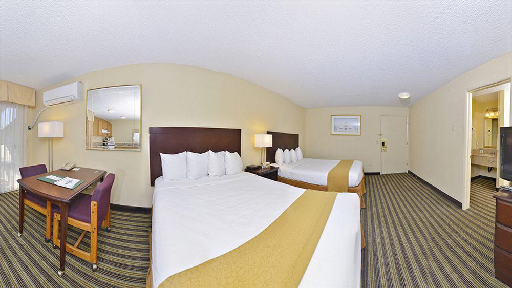 Quality Inn & Suites Vancouver - Hazel Dell Экстерьер фото